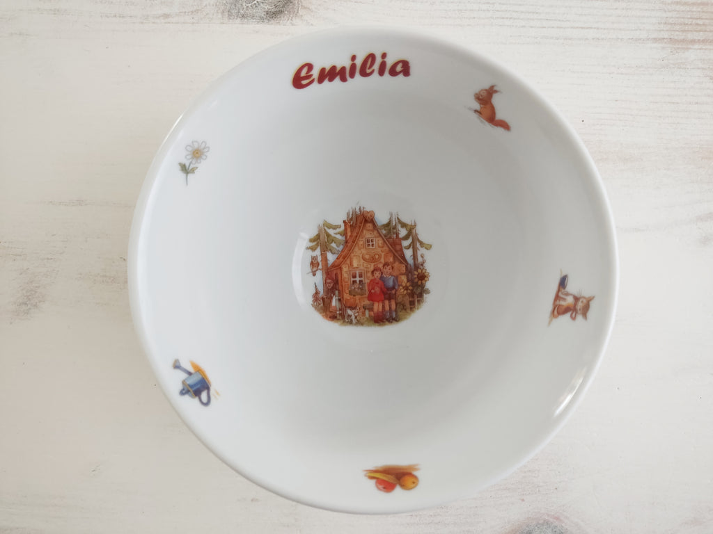 Personalisiertes Kindergeschirr Set mit Namen - Hänsel und Gretel Märchenmotiv - Tasse Teller Schüssel - Geschenk zur Taufe, Geburt & zum Geburtstag