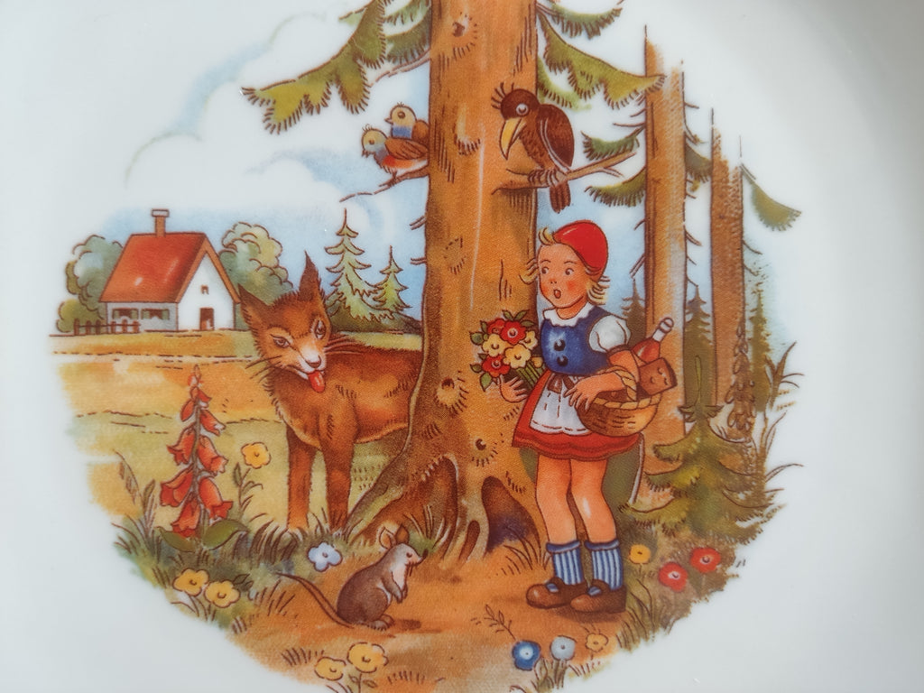 Personalisiertes Kindergeschirr Set mit Namen - Rotkäppchen und der Wolf Märchenmotiv - Tasse Teller Schüssel - Geschenk zur Taufe, Geburt & zum Geburtstag