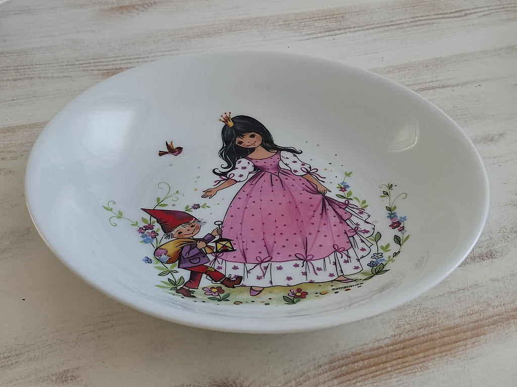 Personalisiertes Kindergeschirr Set mit Namen - Schneewittchen und die sieben Zwerge Märchenmotiv - Tasse Teller Schüssel - Geschenk zur Taufe, Geburt & zum Geburtstag