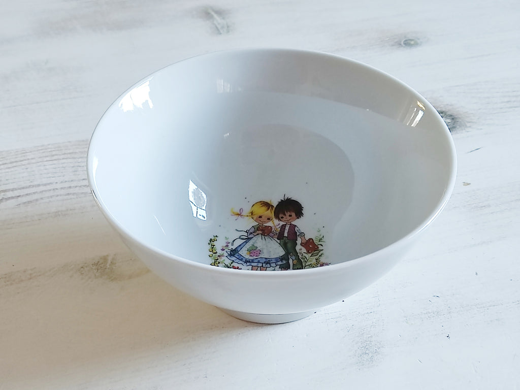 Personalisiertes Kindergeschirr Set mit Namen - Hänsel und Gretel Märchenmotiv - Tasse Teller Schüssel - Geschenk zur Taufe, Geburt & zum Geburtstag