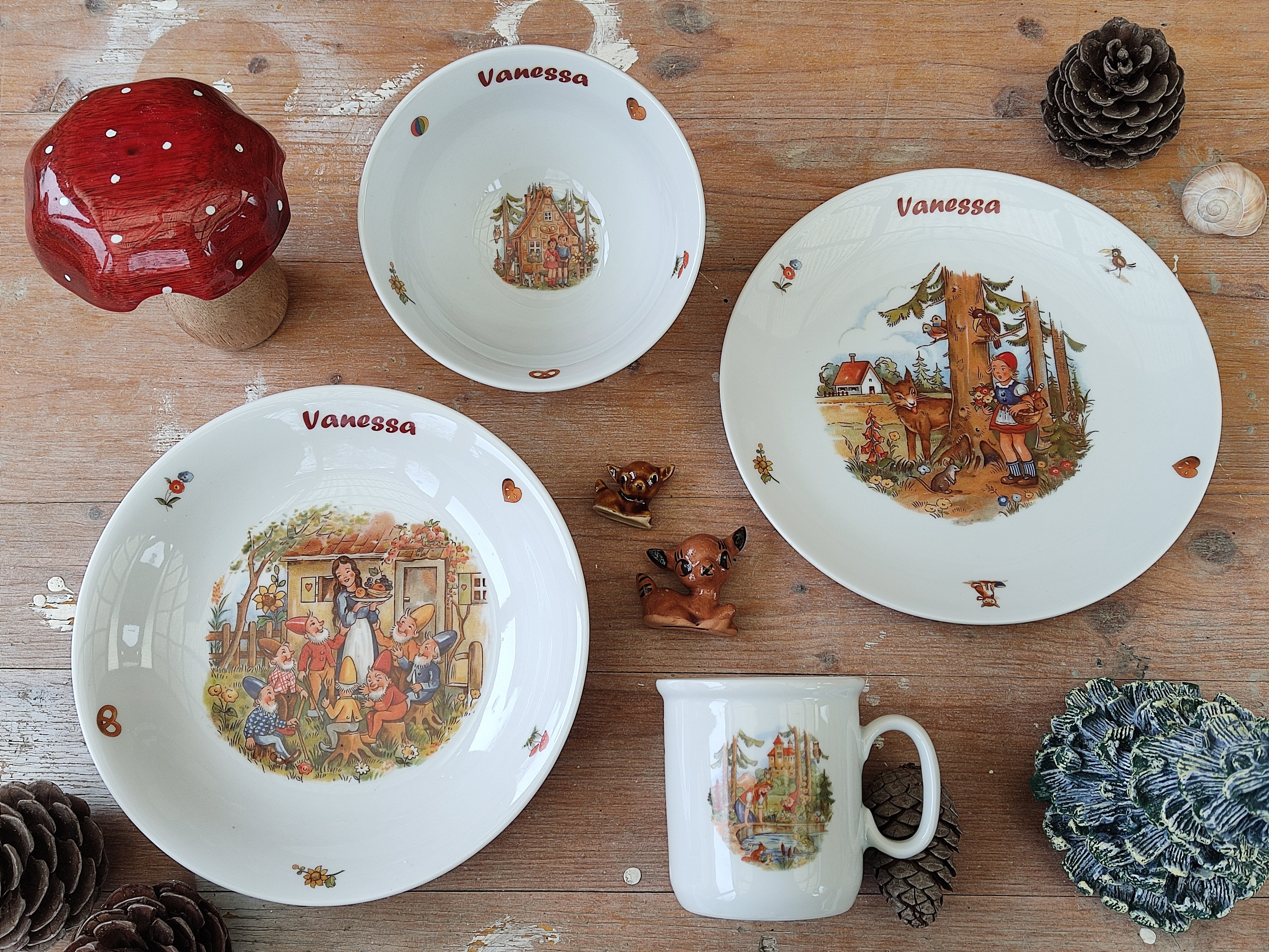 Personalisiertes Kindergeschirr Set mit Namen - Froschkönig Märchenmotiv - Tasse Teller Schüssel - Geschenk zur Taufe, Geburt & zum Geburtstag